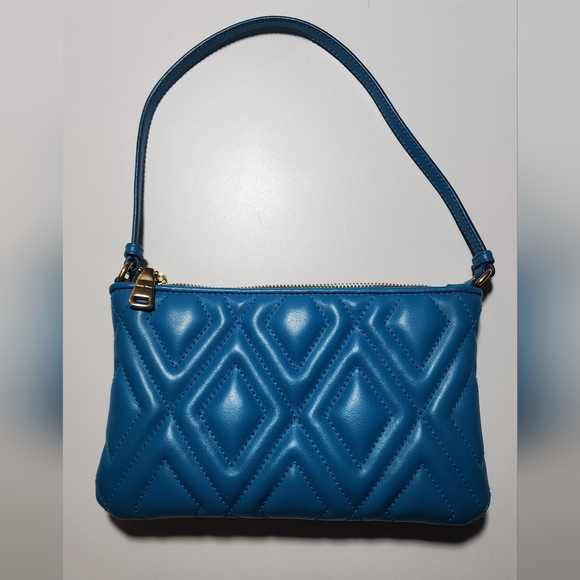 Miu Miu Pochette. Super puffy. - Picture 2 of 16